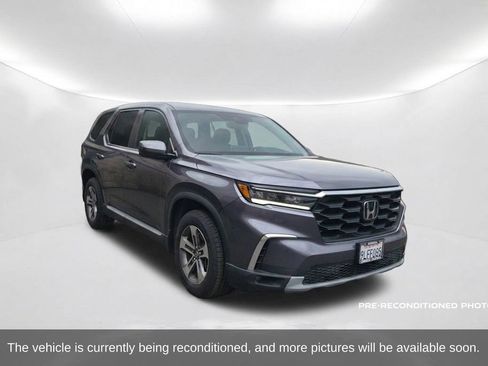 Used 2024 Honda Pilot EX-L image 3