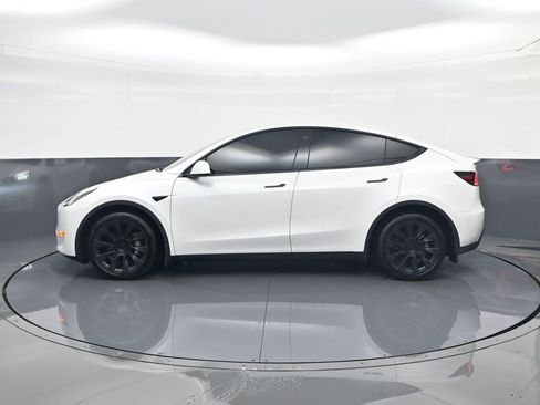 Used 2021 Tesla Model Y Long Range image 4