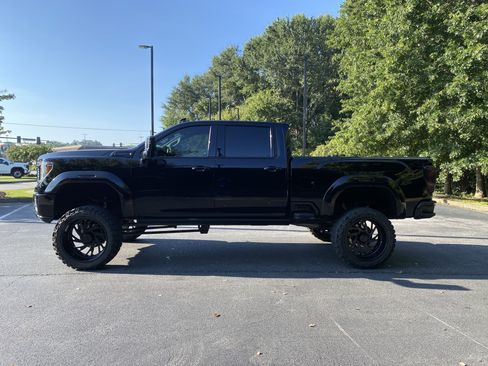 Used 2021 GMC Sierra 2500 AT4 w/ AT4 Premium Plus Package AWD/4WD image 6