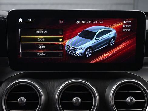 Used 2023 Mercedes-Benz GLC 300 4MATIC Coupe image 32