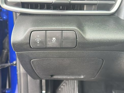 Used 2025 Hyundai Elantra Limited FWD image 21