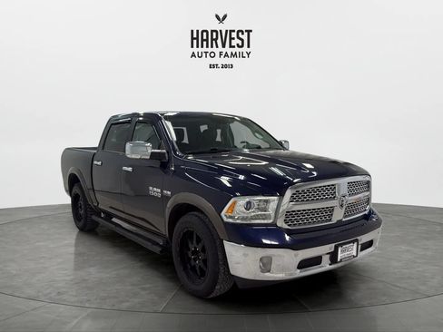 Used 2017 RAM 1500 Laramie w/ Convenience Group AWD/4WD image 10