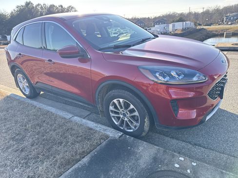 Used 2021 Ford Escape SE w/ Cold Weather Package image 7