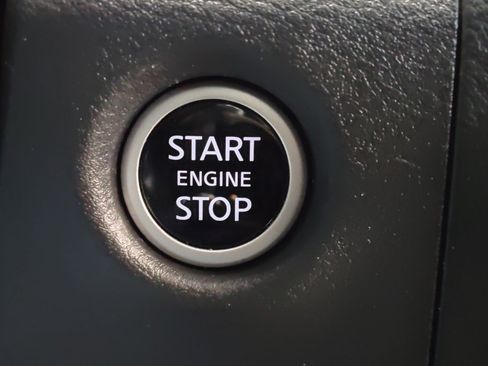 Used 2024 Nissan Frontier SV image 33