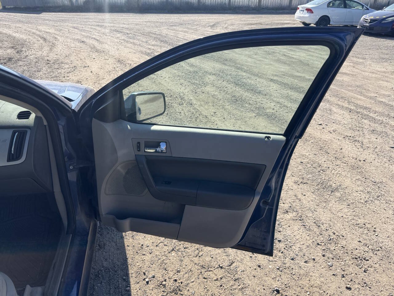Used 2008 Ford Focus SES FWD image 29