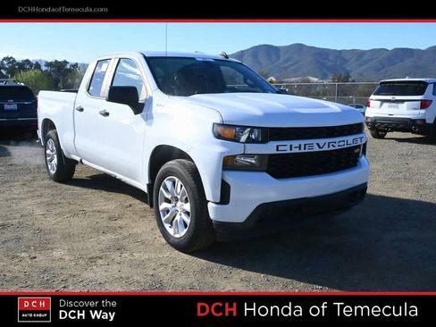 Used 2021 Chevrolet Silverado 1500 Custom image 3
