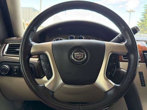 Used 2013 Cadillac Escalade ESV Platinum AWD/4WD image 25
