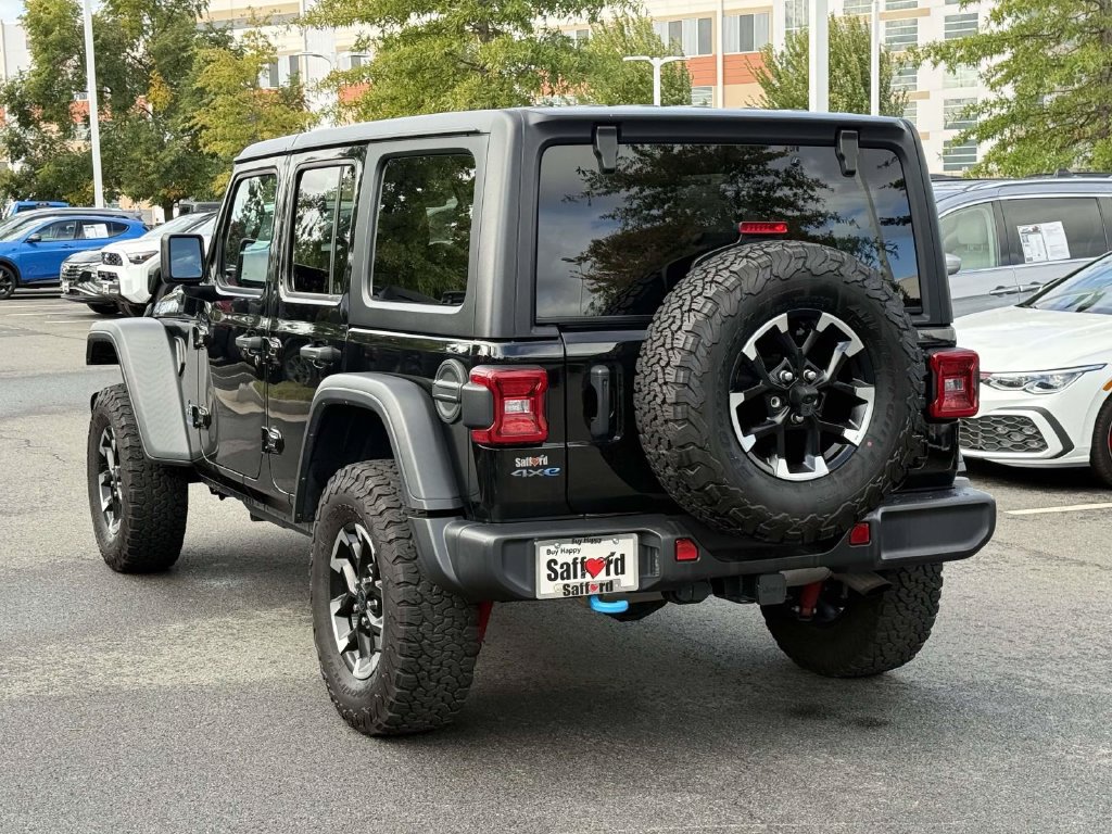Used 2024 Jeep Wrangler Unlimited Rubicon 4xe w/ Convenience Group AWD/4WD image 5