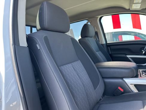 Used 2023 Nissan Titan SV w/ SV Convenience Package image 39