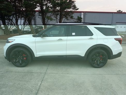 Used 2023 Ford Explorer ST w/ Equipment Group 401A AWD/4WD image 22