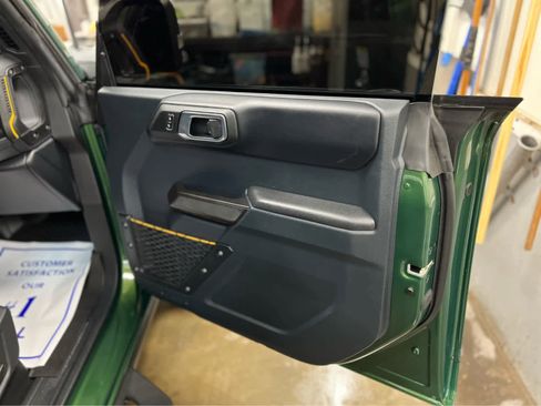 Used 2024 Ford Bronco Badlands image 15