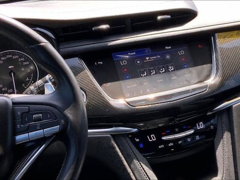 Used 2024 Cadillac XT6 Sport w/ LPO, ONYX Package AWD/4WD image 5