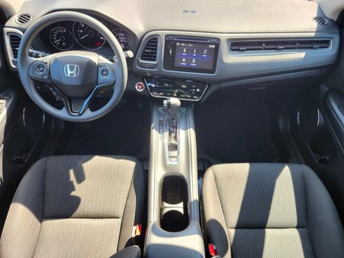 Used 2018 Honda HR-V EX image 12