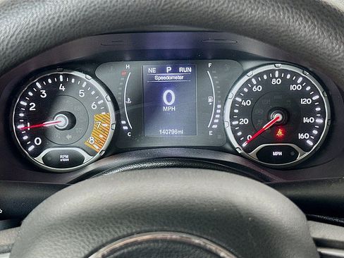 Used 2020 Jeep Renegade Sport FWD image 13