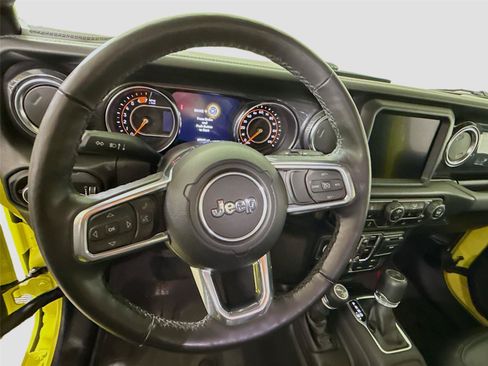 Used 2023 Jeep Wrangler Unlimited Sahara AWD/4WD image 5
