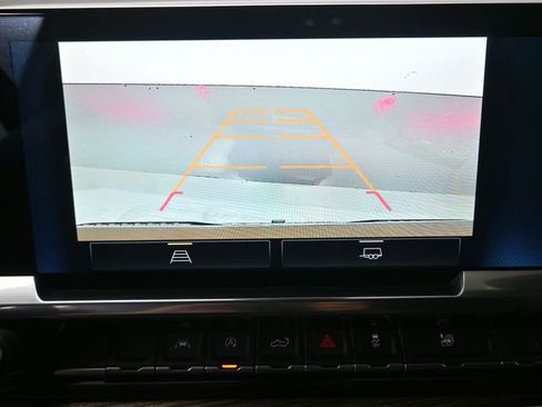 Used 2023 Chevrolet Silverado 1500 LT w/ Protection Package image 4