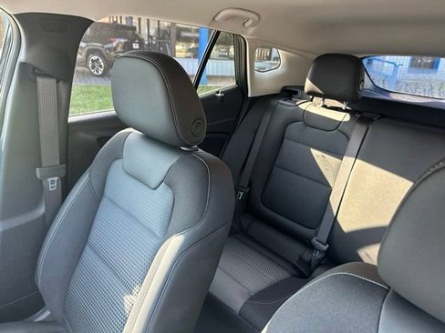 Used 2026 Chevrolet Trax LT w/ LT Convenience Package FWD image 14