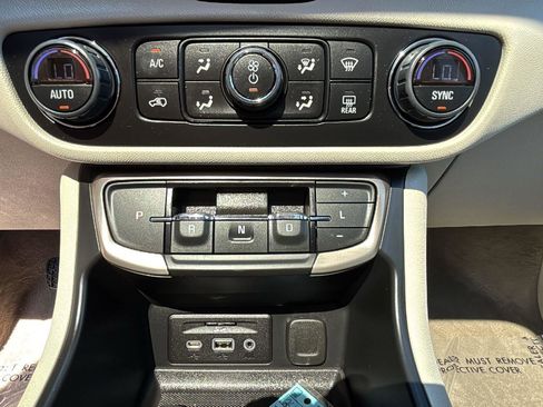 Used 2023 GMC Terrain Denali w/ Denali Premium Package AWD/4WD image 19