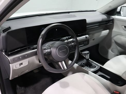 Used 2025 Hyundai Kona SEL image 14