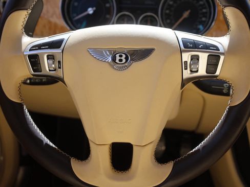 Used 2016 Bentley Flying Spur W12 image 17