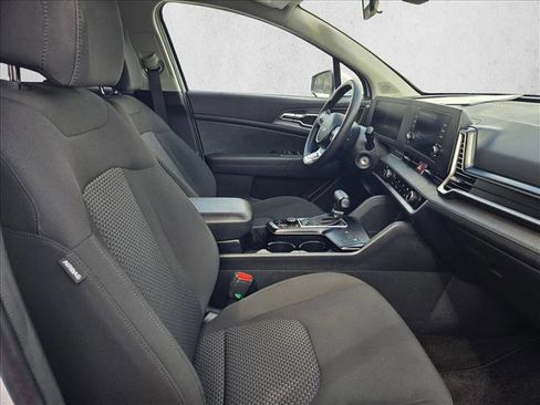 Used 2025 Kia Sportage LX image 26