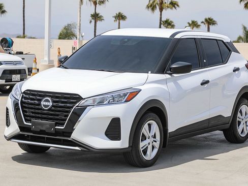 Used 2024 Nissan Kicks S FWD image 3