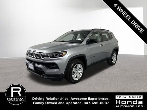 Used 2022 Jeep Compass Latitude image 1