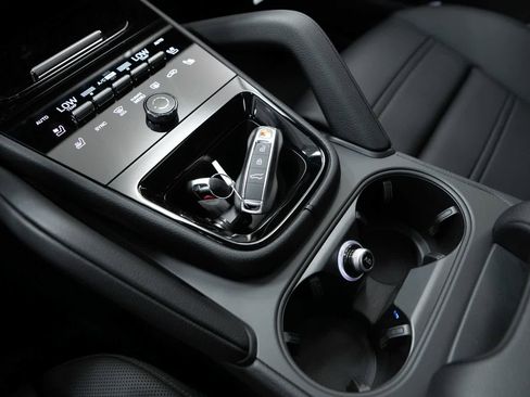 New 2026 Porsche Cayenne Coupe image 30