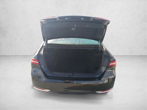 Used 2025 BMW 530i xDrive image 6