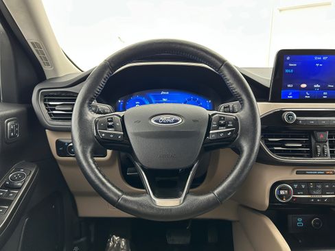 Used 2021 Ford Escape SEL w/ Technology Package AWD/4WD image 12