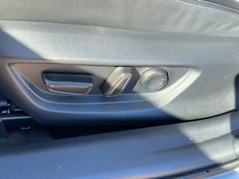 Used 2025 Toyota Camry SE image 13