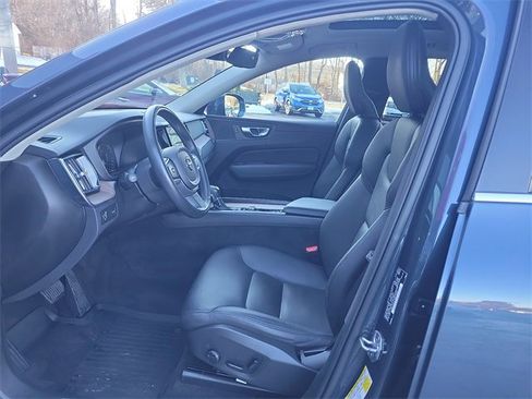 Used 2021 Volvo XC60 T5 Momentum w/ Advanced Package image 13