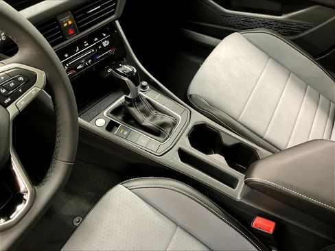 New 2026 Volkswagen Jetta SE image 10