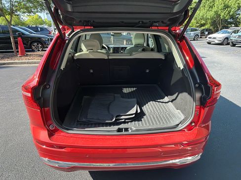 Used 2023 Volvo XC60 B5 Plus AWD/4WD image 22