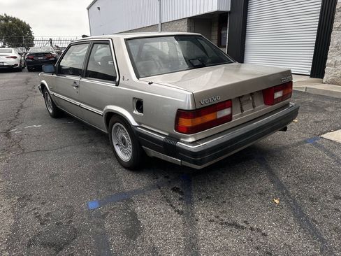 Used 1990 Volvo 780 Turbo RWD image 2