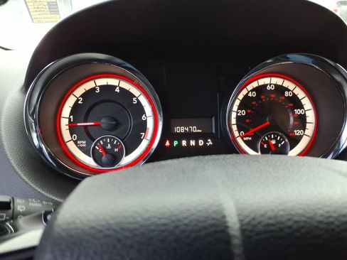Used 2019 Dodge Grand Caravan SXT FWD image 18