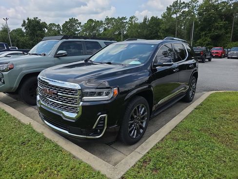 Used 2023 GMC Acadia Denali w/ Black Diamond Edition FWD image 3