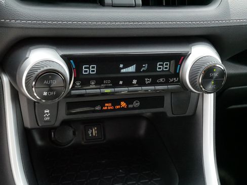 Certified 2025 Toyota RAV4 LE AWD/4WD image 23