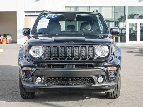 Used 2023 Jeep Renegade Altitude image 2