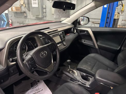 Used 2015 Toyota RAV4 XLE AWD/4WD image 12