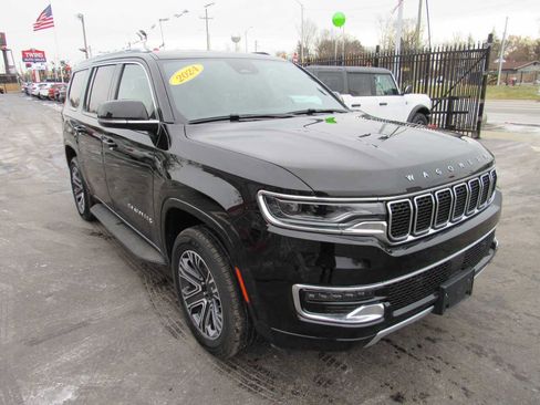 Used 2024 Jeep Wagoneer Series II w/ Flexible Seating Group image 3