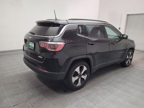 Used 2017 Jeep Compass Latitude w/ Popular Equipment Group FWD image 9