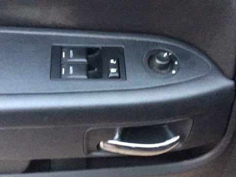 Used 2014 Dodge Challenger SXT image 12