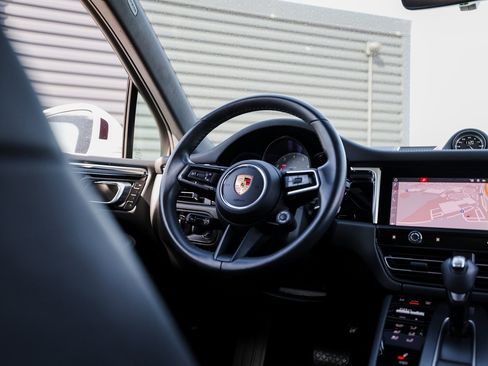 Certified 2024 Porsche Macan S image 26