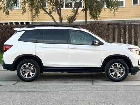 Used 2023 Honda Passport TrailSport image 3