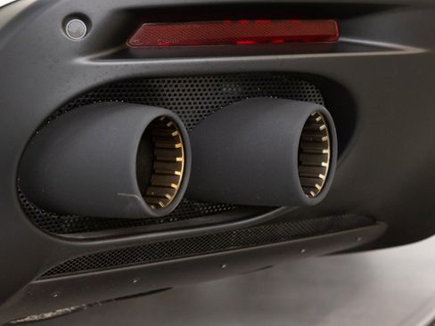 Certified 2022 Ferrari Roma image 33