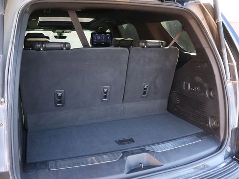 Used 2021 Chevrolet Tahoe High Country image 28