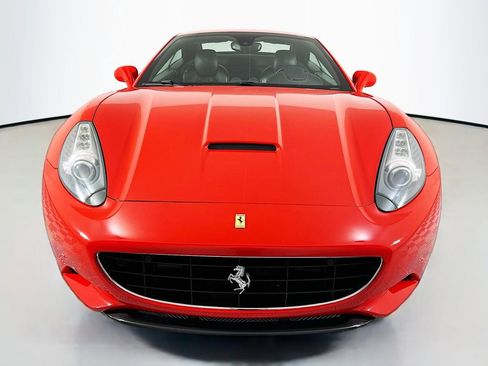 Used 2012 Ferrari California RWD image 6