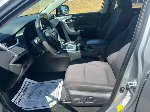 Certified 2025 Toyota RAV4 XLE AWD/4WD image 11