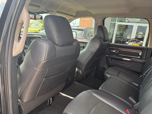 Used 2017 RAM 1500 Laramie w/ Convenience Group AWD/4WD image 8